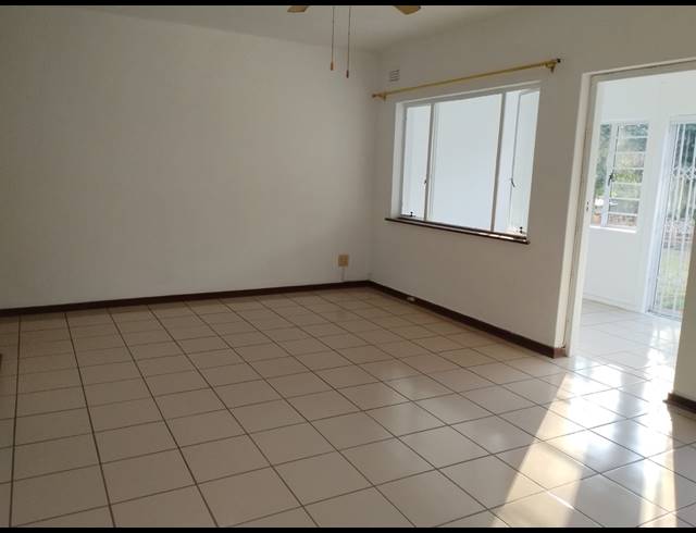 2.5 BEDROOM FLAT FOR SALE IN BLUFF